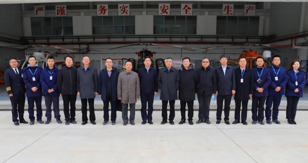 省國資委王海鵬主任一行到陜直股份、秦漢通航調(diào)研考察