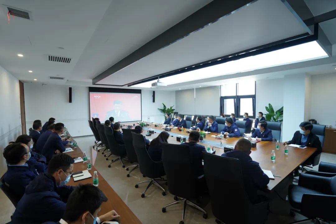 陜直股份、秦漢通航組織干部職工認(rèn)真收看黨的二十大開幕會(huì)
