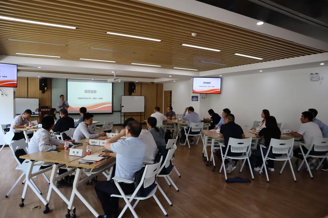 陜直股份、秦漢通航、大秦?zé)o人機(jī)舉辦中層管理干部“走進(jìn)陜鼓”見學(xué)班